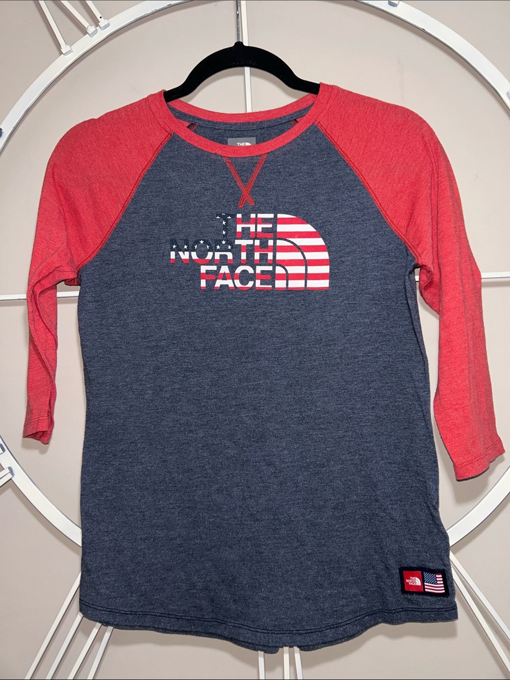 The North Face Kids Navy & Red Raglan Long Sleeve Tee Size Large 14/16